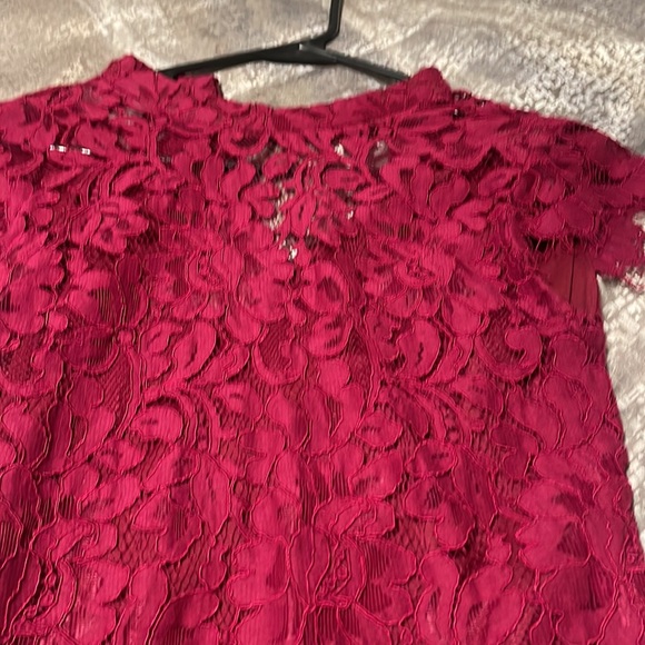 Very beautiful lace midi dress - Picture 5 of 7